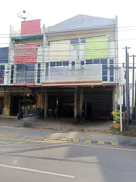 Ruko gandeng 3lt 9x21 189m hadap jalan Cilegon Banten