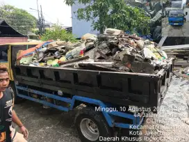 Jasa buang puing dan sampah