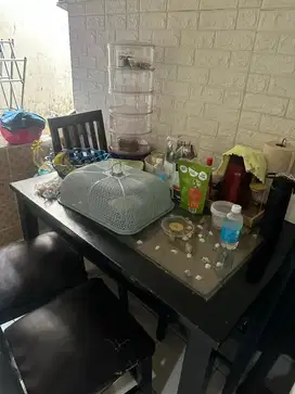 Meja makan kerang