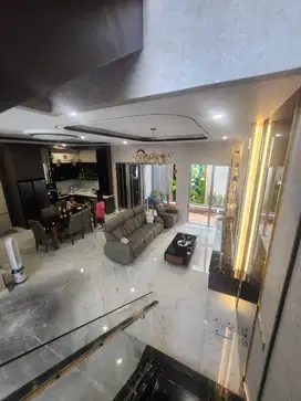 Dijual cepat rumah pik2 hadap selatan full inter dan renov bagus