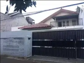 RUMAH BESAR 2 LANTAI CIPETE SELATAN JAKARTA SELATAN