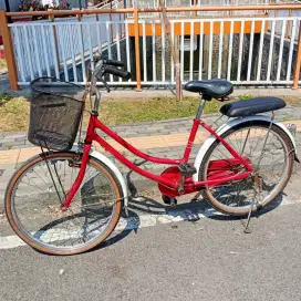 Sepeda Keranjang Genio like new