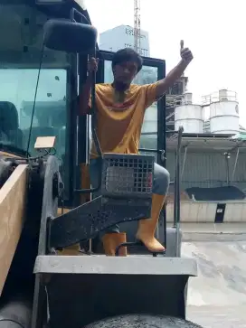 Mencari pekerjaan driver SIM B2UMUM