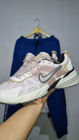 NIKE V2K Size 45