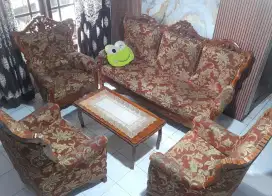 Set Sofa ruang tamu Kayu Jati Ukir Klasik _Kondisi bagus dan nyaman