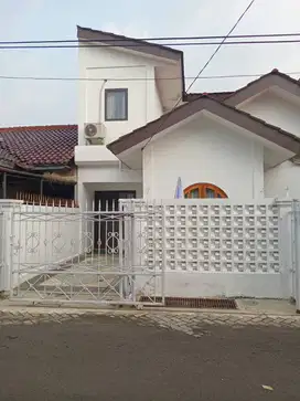 Kost Putri Lokasi Strategis – Dekat Plaza Cibubur