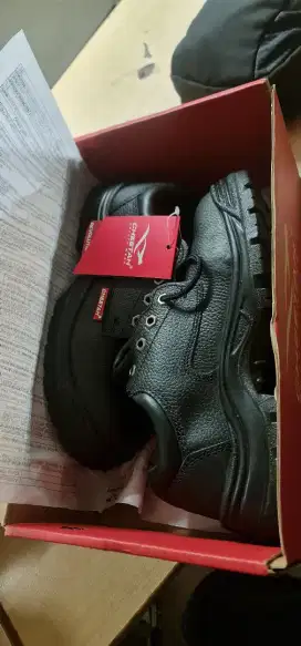 Cheetah sepatu safety size 41 baru