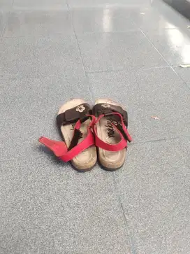 sandal sepatu anak TK