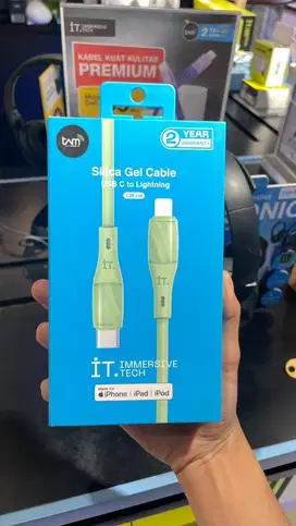 IT CABLE C TO LIGHTNING