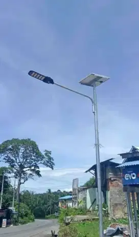 TIANG PJU GALVANIS TENAGA SURYA ANTI KARAT