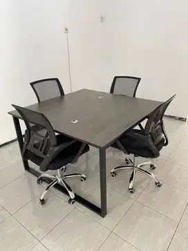 Dijual Borongan! Satu Set Meja Kantor / Meja Meeting + 4 Kursi Kantor