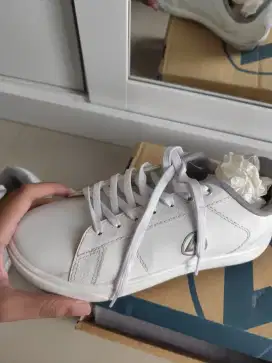 Sepatu Sneakers lokal brand