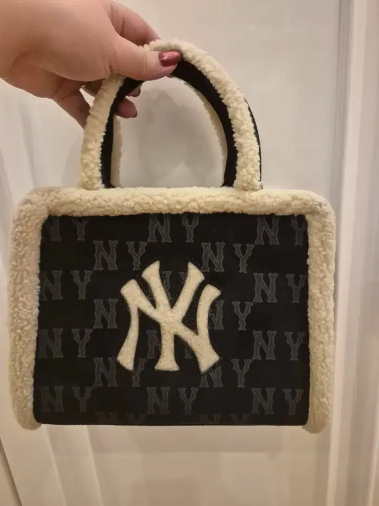 Tas mlb hitam belum pernah dipakai