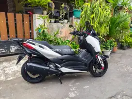 YAMAHA XMAX 2018 – PUTIH
