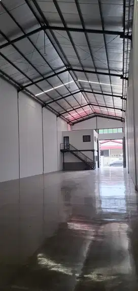 Dijual Gudang Persis Depan Pintu Tol Bebas Pungli Royal Kosambi 120m2
