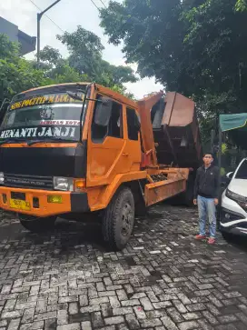 JASA PENGANGKUTAN SAMPAH  BUAT HOTEL, RUMAH SAKIT, PERUMAHANRp, UNIV