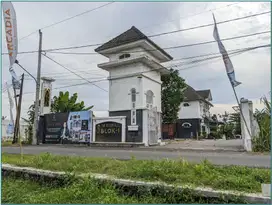 Rumah Sleman 3 Lantai American Classic Timeless