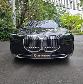 (TDP: 200JT) BMW i7 Xdrive60i 2024 low km i 7 listrik ev