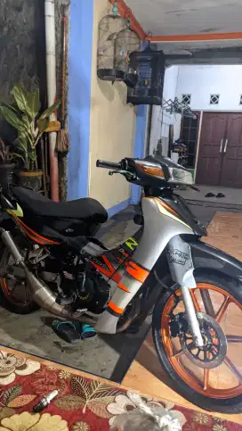 Motor suzuki satria lumba