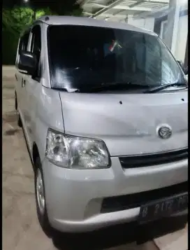 Grand max minibus