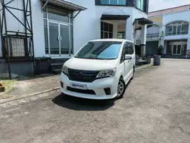 Like New - NISSAN SERENA 2.0 HIGHWAY STAR BENSIN A/T 2013 PUTIH