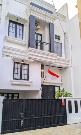 Disewakan Rumah 3 Lantai Full Furnished Di Pasar Minggu Jaksel