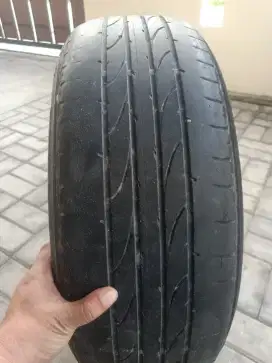 Ban Bridgestone 215/60 R17