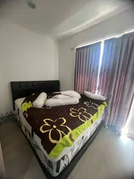 DISEWAKAN RUMAH DI PIK2 TAHAP1 UK 4.5X10 2LT FURNISHED CLUSTER SCARLET