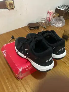 Sepatu badminton astec original