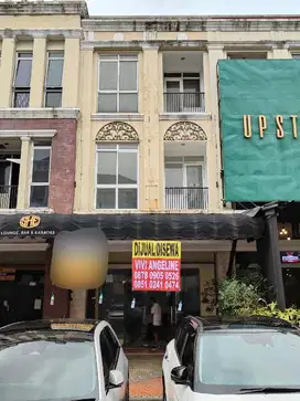 Disewa Ruko Graha Boulevard. Siap pakai