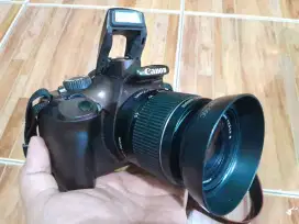 Kamera dslr Canon 1100D