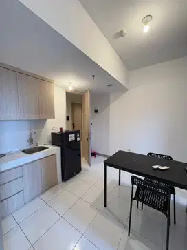 Disewa apartemen tokyo riverside pik 2 furnish siap huni