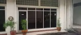 Pasang kaca film cutting stiker rumah sticker kantor sandblast gedung