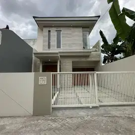 Rumah mewah di utara stadiun maguwoharjo