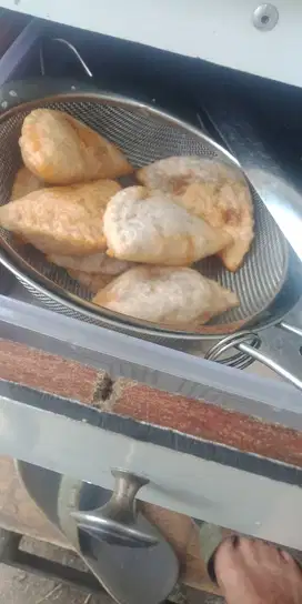 jualan telur gulung dan cireng