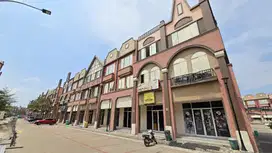 Ruko La Riviera / Belanda ( 2 Sisi Muka - View : Danau Cakep )