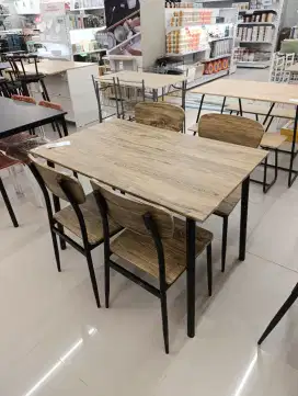 Meja makan hans selma