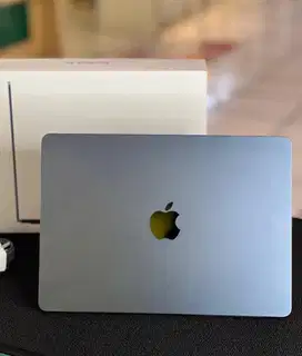 Macbook air m2 8/256GB ibox
