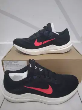 Nike running  winflo 10 original offline store