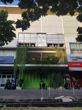 Disewakan Ruko 2 Unit Jejer 4 lantai di Klampis Nol Jalan Raya Merr