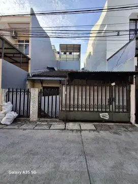 Rumah Hitung Tanah  Dekat Tanjung Duren, Jakarta Barat