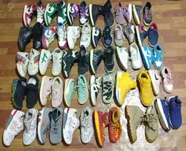 DIJUAL BORONGAN / TAKE ALL SEPATU SPORT SNEAKERS SELECT 30 PASANG