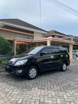 TOYOTA INNOVA G LUXURY MT 2012