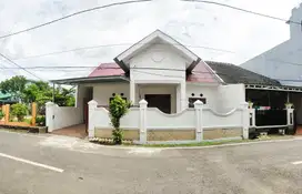 RUMAH SIAP HUNI SEMI FURNISHED DI MAKASSAR, DEKAT UNM, RS GRESTELINA