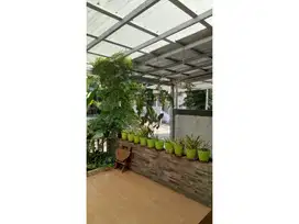 DIJUAL RUMAH 1,5 LANTAI FURNISHED BISA NEGO PINE FOREST SENTUL SSR854