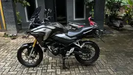 Dijual motor kesayangan Honda cb150x th 2023, warna saharra mate brown