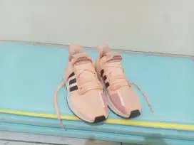 Adidas ORI size 38