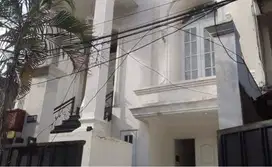 Disewakan rumah cantik siap huni dekat ke mall pondok indah