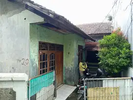 Dijual cepat rumah plus kontrakan 5 pintu