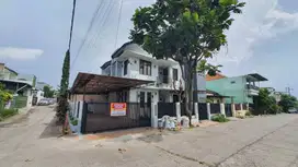 DIJUAL RUMAH SIAP HUNI 2 LANTAI LT.180 LB.200 (SHM) DI CIMAREME INDAH